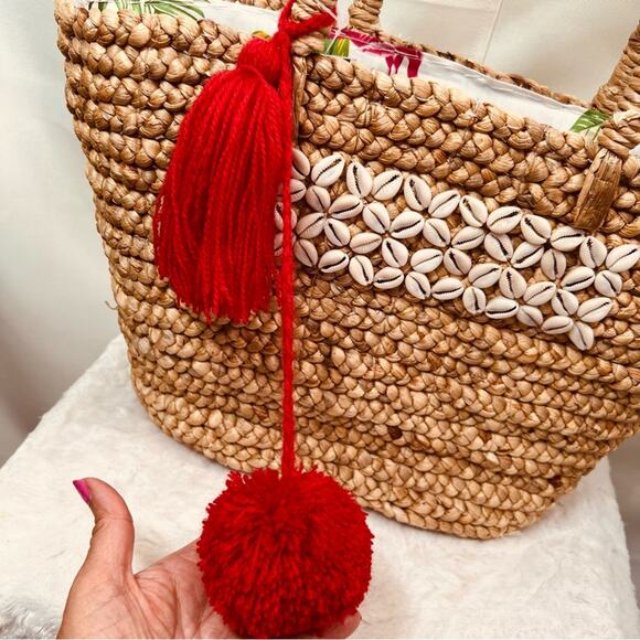 Haute Hippie Straw Seashell Basket Bag Red Tassel Floral Flamingo Interior NWT - Picture 2 of 11
